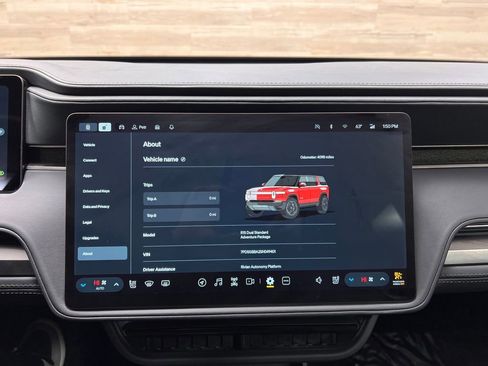 Used 2025 Rivian R1S Adventure AWD/4WD image 26