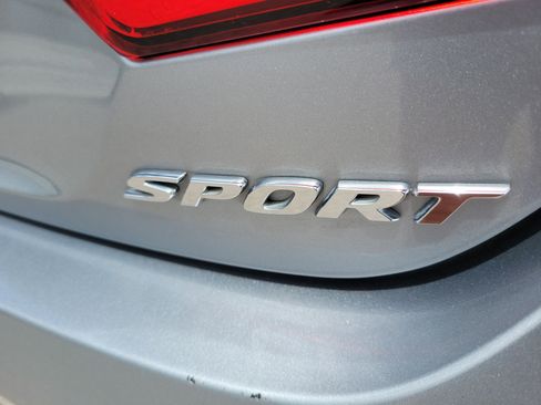 Used 2019 Honda Accord Sport image 12