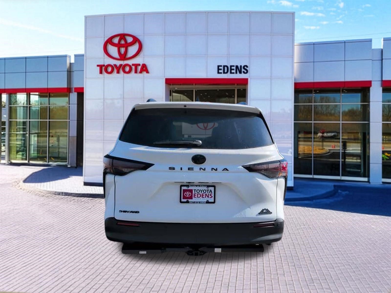 New 2026 Toyota Sienna XLE Woodland Edition AWD/4WD image 4