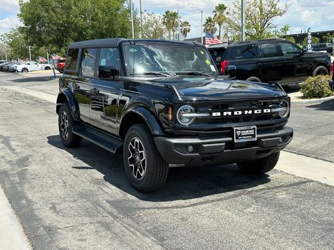 New 2026 Ford Bronco Outer Banks AWD/4WD image 10