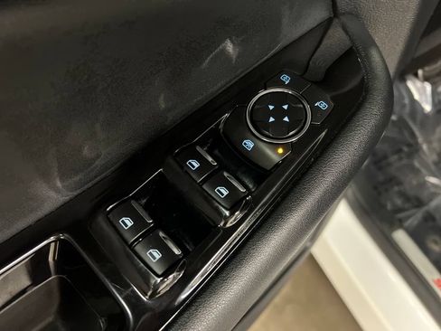 Used 2020 Ford Edge ST-Line w/ Cold Weather Package AWD/4WD image 15