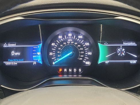 Used 2017 Ford Fusion SE w/ Fusion SE Technology Package FWD image 23