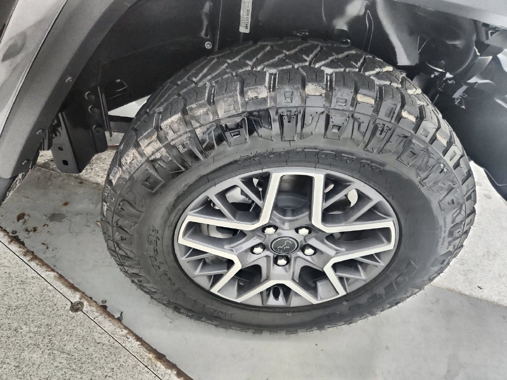 Used 2025 Jeep Wrangler Unlimited Sahara AWD/4WD image 37