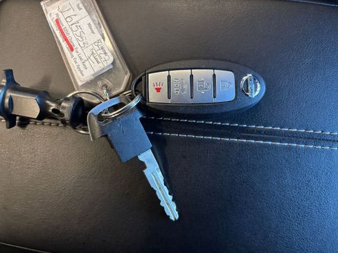 Used 2025 Nissan Sentra SV image 22