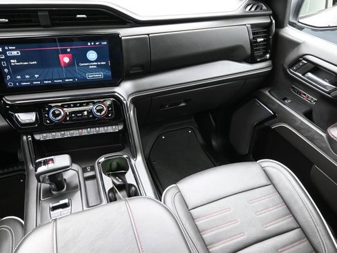 Used 2024 GMC Sierra 1500 AT4X image 38