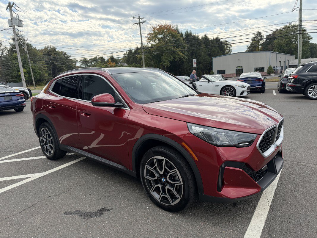 Used 2025 BMW X2 xDrive28i w/ Premium Package AWD/4WD image 5
