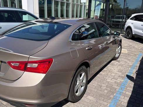Used 2023 Chevrolet Malibu LS image 10