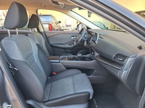 Used 2023 Nissan Rogue SV image 18