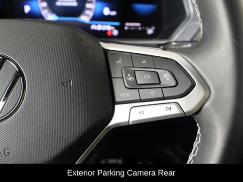 Used 2023 Volkswagen Tiguan SE R-Line FWD image 8