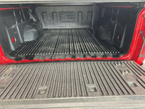 Used 2020 Chevrolet Colorado LT image 12