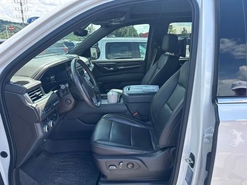 Used 2022 GMC Yukon XL Denali w/ Denali Ultimate Package AWD/4WD image 10
