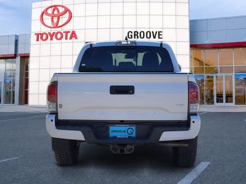 Used 2023 Toyota Tacoma TRD Off-Road w/ Technology Package AWD/4WD image 5