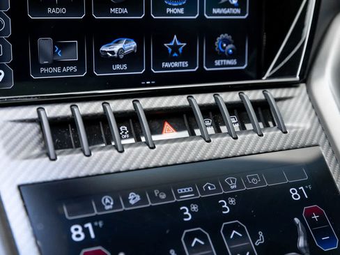 Used 2023 Lamborghini Urus Performante image 35