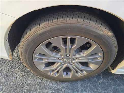 Used 2025 Honda Odyssey Touring image 19