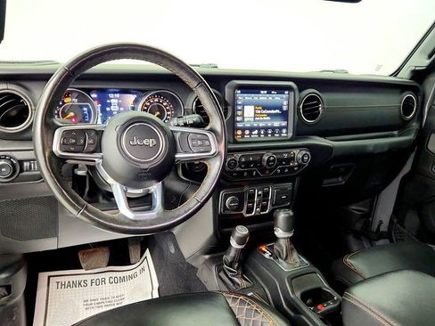 Used 2022 Jeep Wrangler Unlimited Sahara AWD/4WD image 11