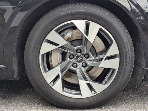Used 2022 Audi e-tron Premium w/ Convenience Plus Package image 9