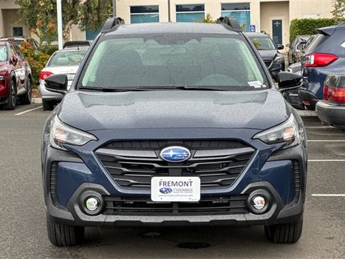 Used 2025 Subaru Outback Premium image 6