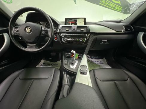 Used 2017 BMW 320i Sedan RWD image 19