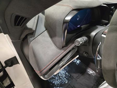 Used 2023 Chevrolet Corvette Stingray Premium Cpe w/ Z51 Performance Package image 12