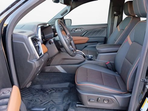 Used 2024 GMC Canyon AT4 w/ AT4 Premium Package image 19