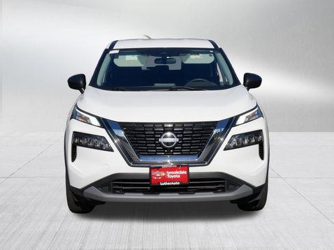 Used 2023 Nissan Rogue S AWD/4WD image 2