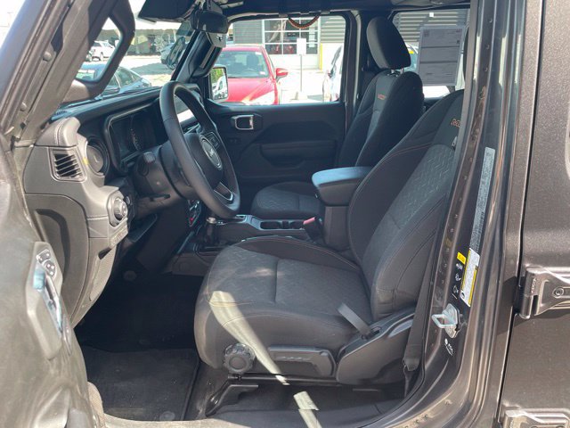 Used 2025 Jeep Gladiator Mojave w/ Convenience Group AWD/4WD image 12