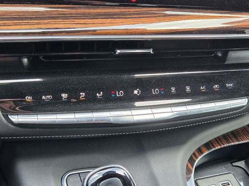 Used 2022 Cadillac Escalade ESV Luxury image 21