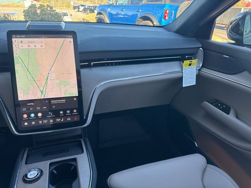 New 2025 Volvo EX90 Ultra image 19