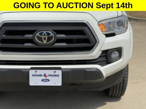 Used 2022 Toyota Tacoma SR5 RWD image 8
