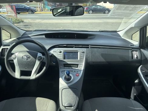 Used 2015 Toyota Prius Two image 12