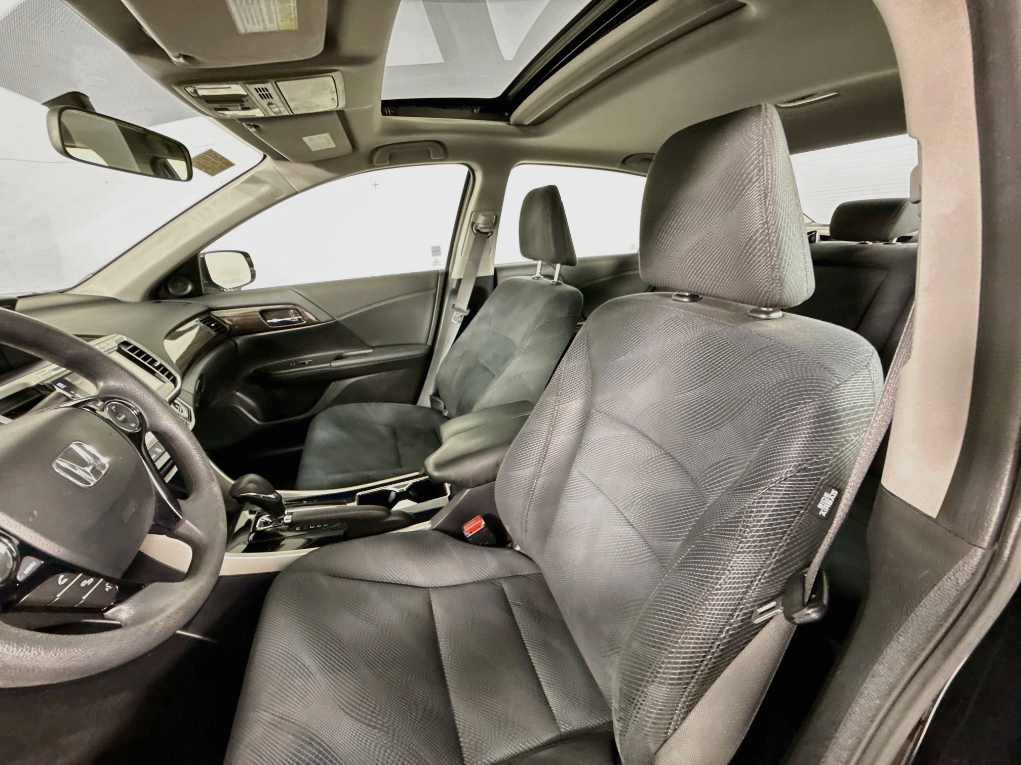 Used 2016 Honda Accord EX image 10