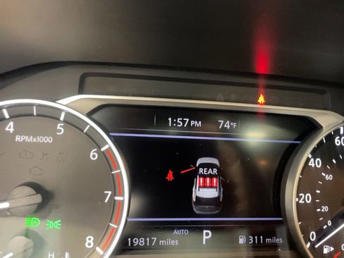 Used 2024 Nissan Rogue SV w/ SV Premium Package image 11