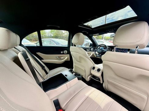 Used 2017 Mercedes-Benz E 300 4MATIC image 36