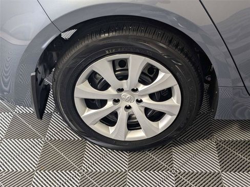 Used 2025 Toyota Corolla LE FWD image 10