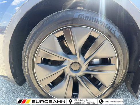 Used 2024 Tesla Model Y Long Range AWD/4WD image 32