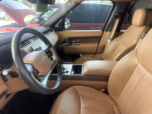 Used 2025 Land Rover Range Rover SE AWD/4WD image 8