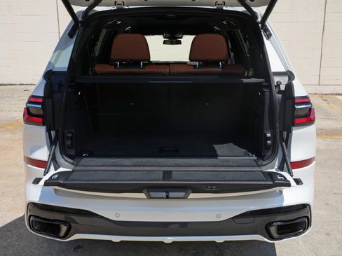 Used 2023 BMW X7 xDrive40i w/ Executive Package AWD/4WD image 10