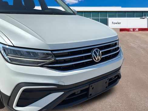 Used 2023 Volkswagen Tiguan SE FWD image 28