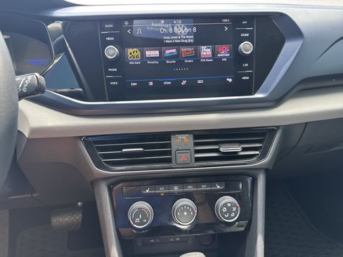 Certified 2023 Volkswagen Taos SE w/ Black Wheel Package FWD image 12