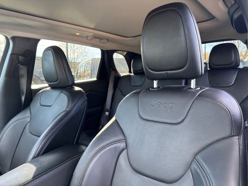 Used 2021 Jeep Cherokee Limited image 15