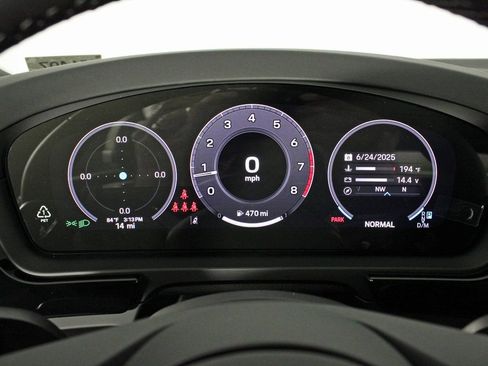 Certified 2025 Porsche Cayenne AWD/4WD image 22