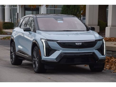 New 2026 Cadillac Optiq Sport 2 w/ LPO, Floor Liner Package AWD/4WD image 2