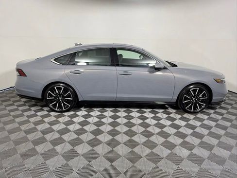 Used 2024 Honda Accord Touring image 7