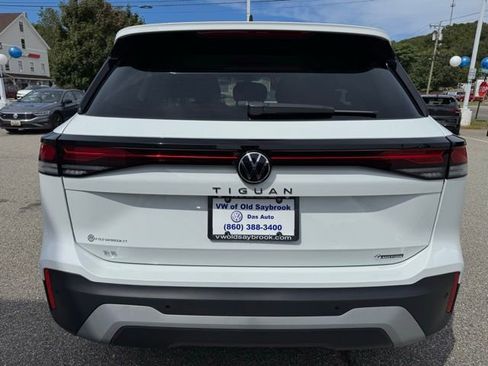 New 2025 Volkswagen Tiguan SE AWD/4WD image 6