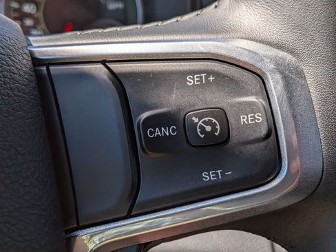 Used 2022 RAM 1500 Laramie AWD/4WD image 9