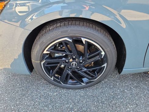 New 2026 Nissan Sentra SR w/ SR Premium Package FWD image 5