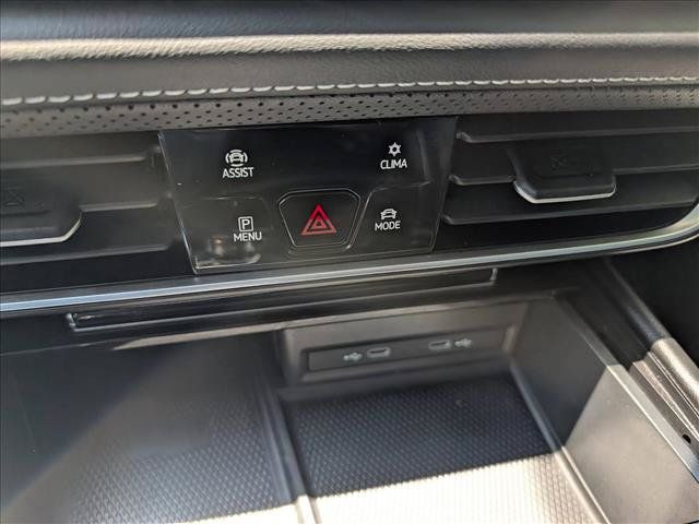 Certified 2024 Volkswagen Atlas SEL Premium R-Line AWD/4WD image 40