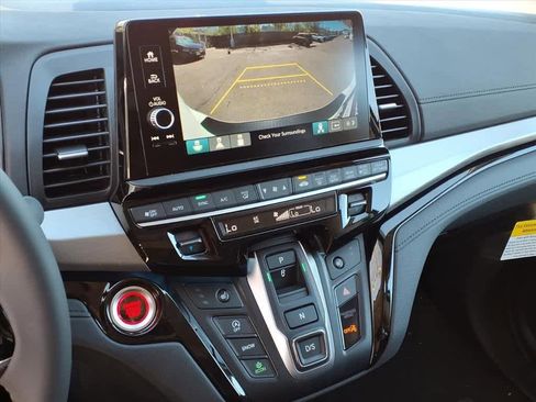 New 2026 Honda Odyssey Touring image 17