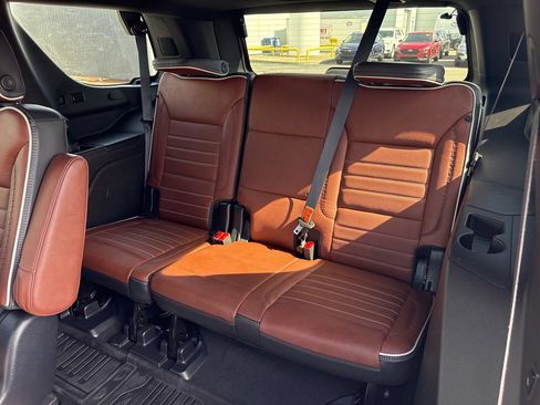 Used 2023 GMC Yukon Denali Ultimate w/ LPO, Floor Liner Package AWD/4WD image 13
