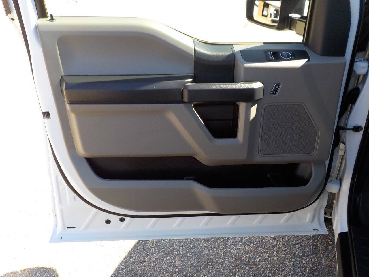 Used 2022 Ford F250 XL w/ Power Equipment Group RWD image 15